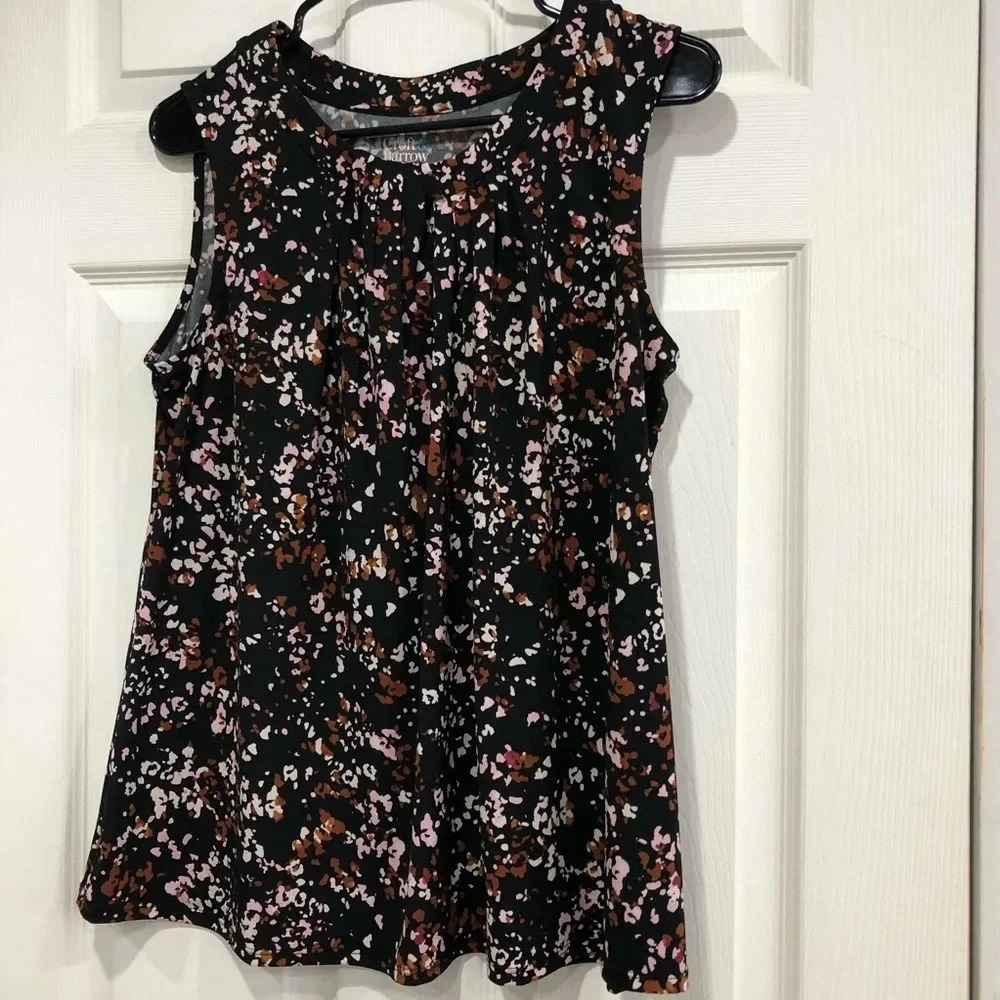 Croft & Barrow Women’s Medium Print Pintuck Tank Sleeveless Top Black Brown